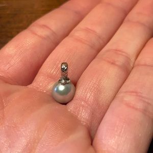 Pearl pendant